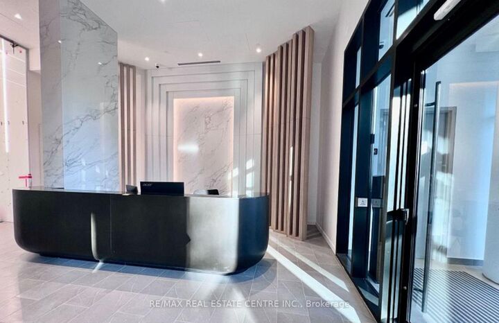 Property Photo: 3009 Novar Road 727 ON L5B 0P9