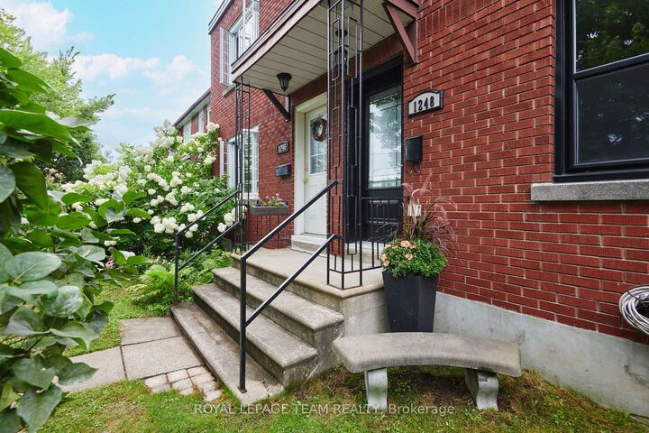 Property Photo: 1248 Summerville Avenue ON K1Z 8G5