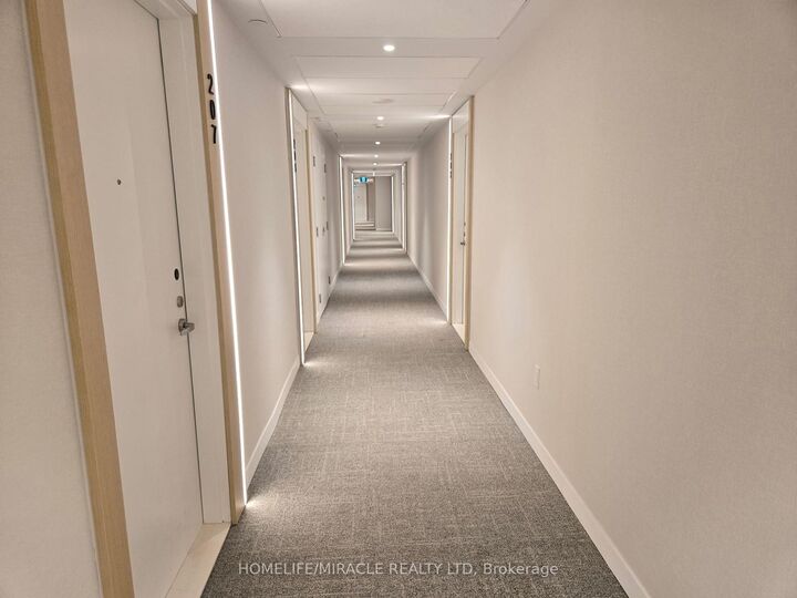 Property Photo:  251 Masonry Way 206  ON L5H 0B3 
