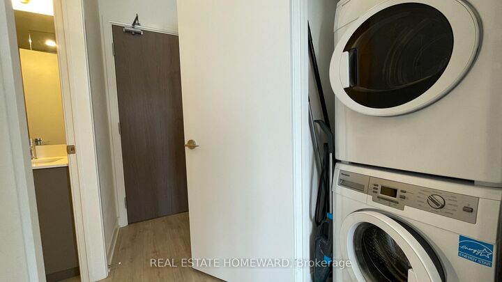 Property Photo: 27 Bathurst Street 813W ON M5V 0R1
