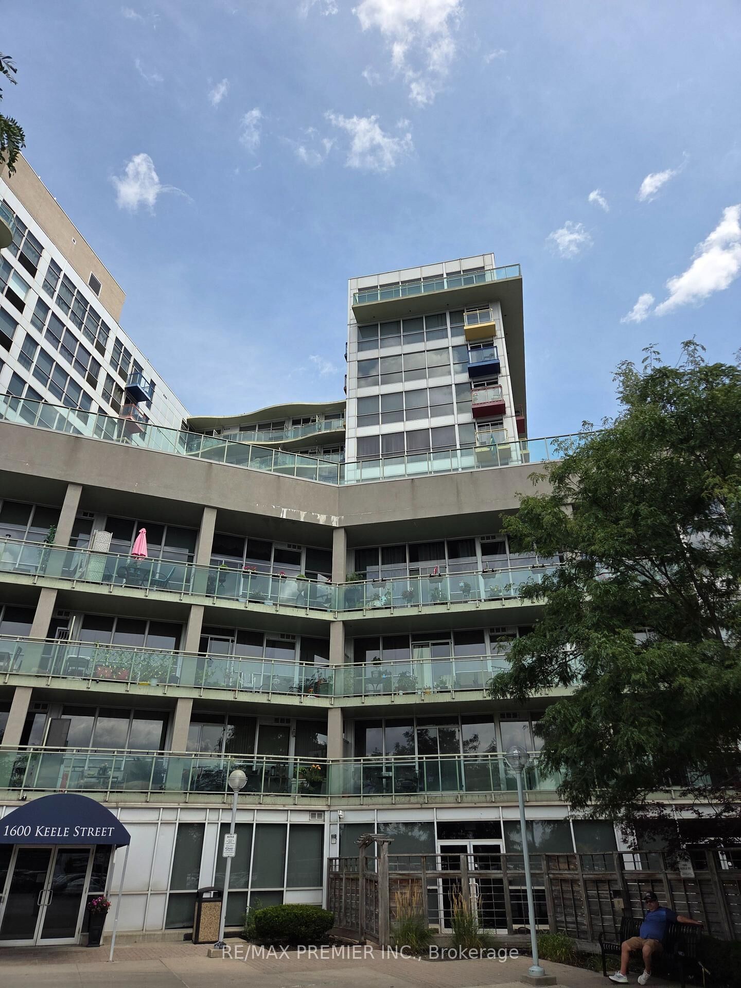Property Photo:  1600 Keele Street 819  ON M6N 5J1 