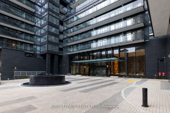 Property Photo:  127 Broadway Avenue S 206S  ON N4P 1V4 