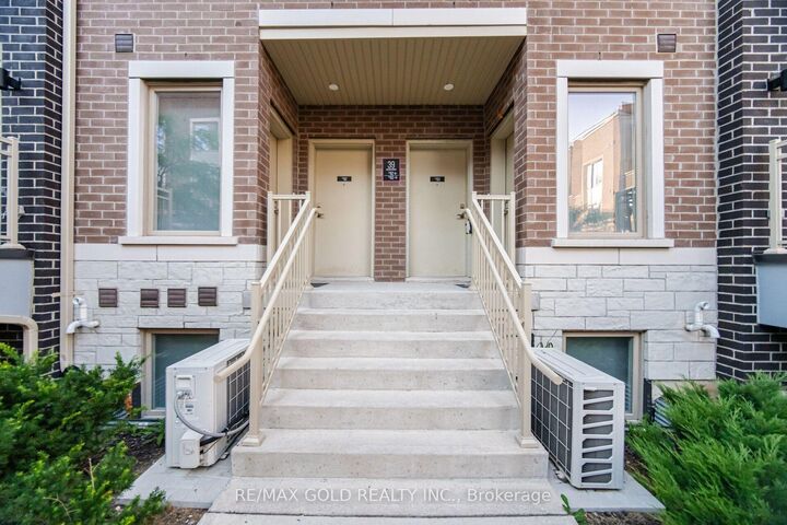 Property Photo: 39 Honeycrisp Crescent Th83 ON L4K 0N1