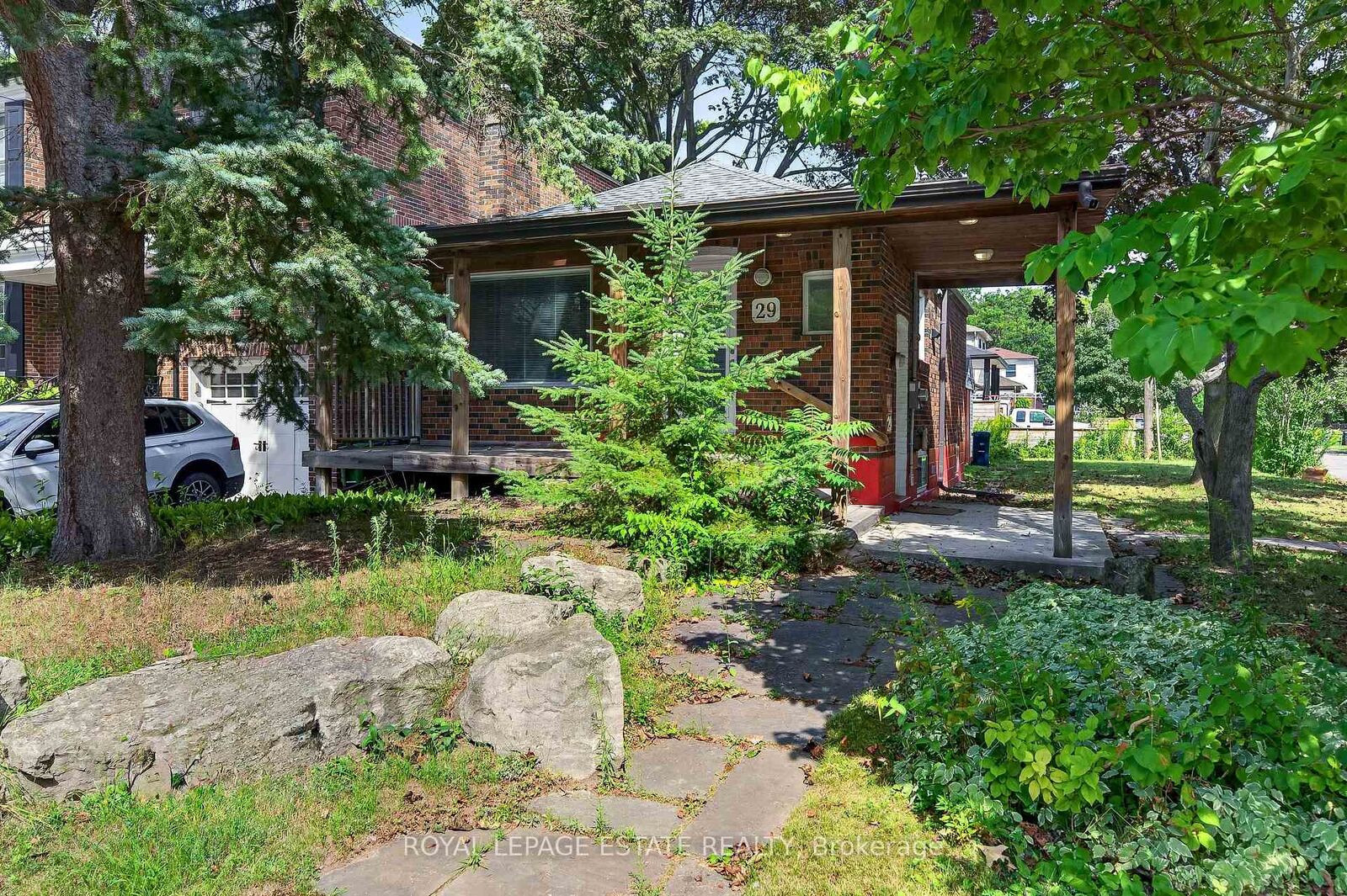 Property Photo: 29 Red Deer Avenue ON M1N 2Z1