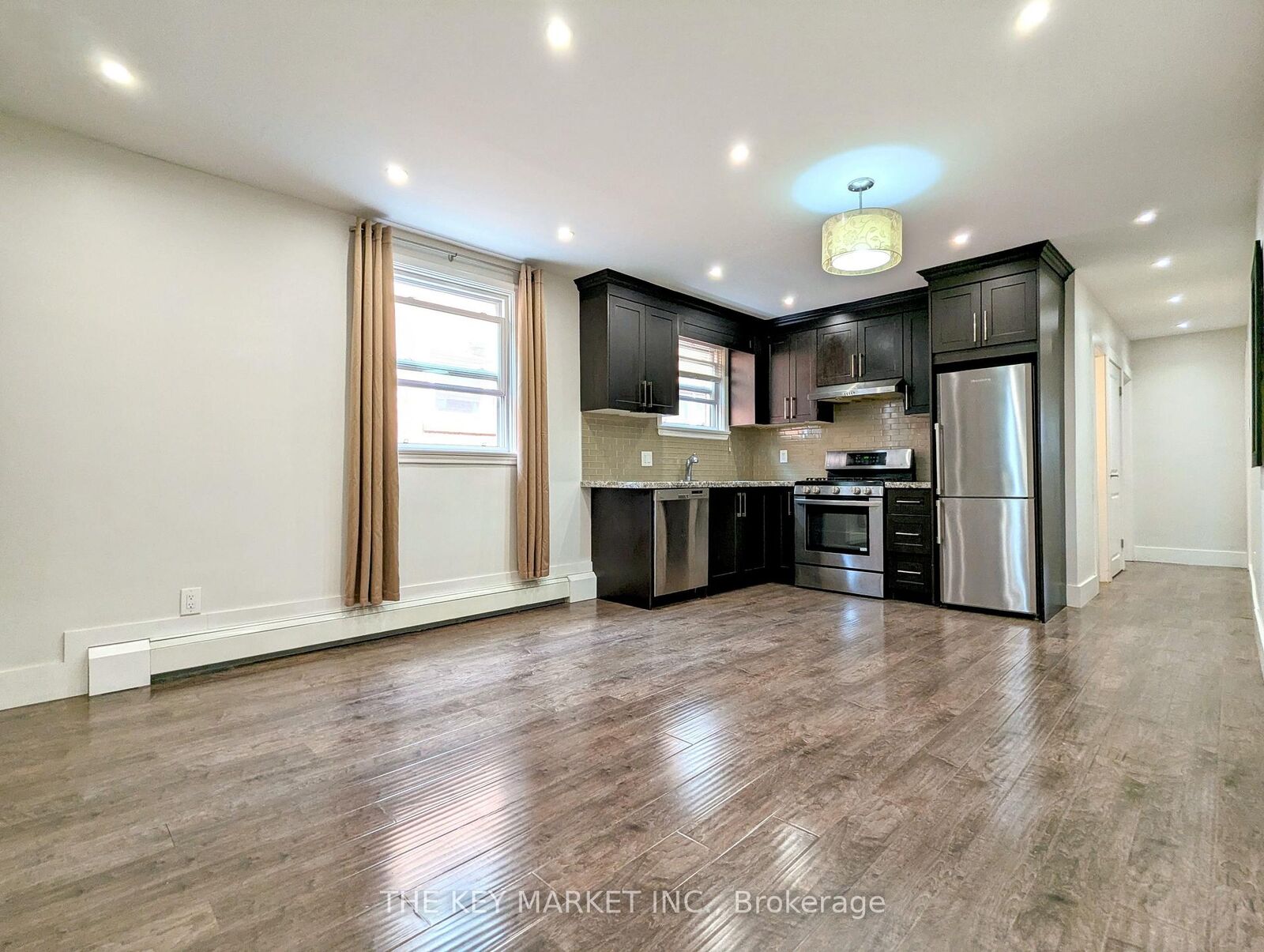 Property Photo:  211 St Clements Avenue 2  ON M4R 1H3 