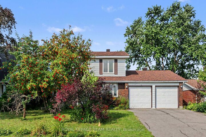 Property Photo: 638 Laverendrye Drive ON K1J 7C4