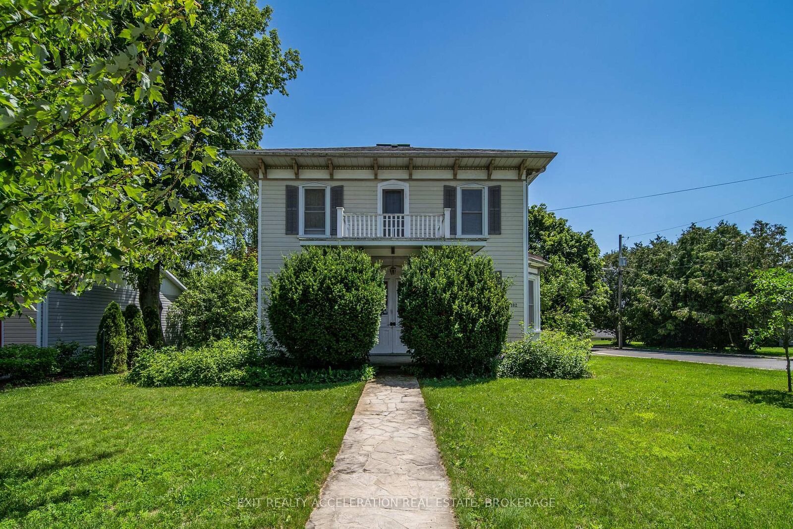 Property Photo:  182 Water Street W  ON K7R 1W4 