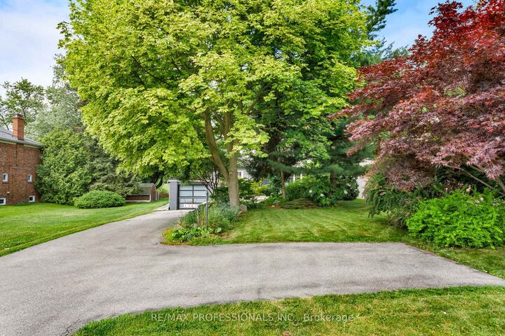 Property Photo: 1364 Islington Avenue ON M9A 3K6
