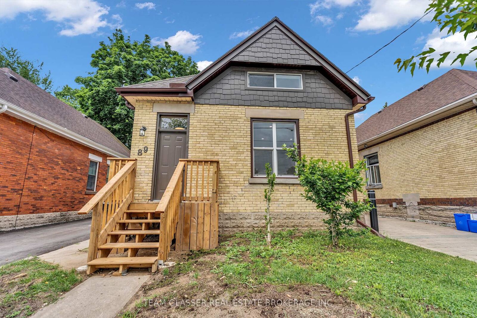 Property Photo: 89 Elm Street ON N5Z 2K4