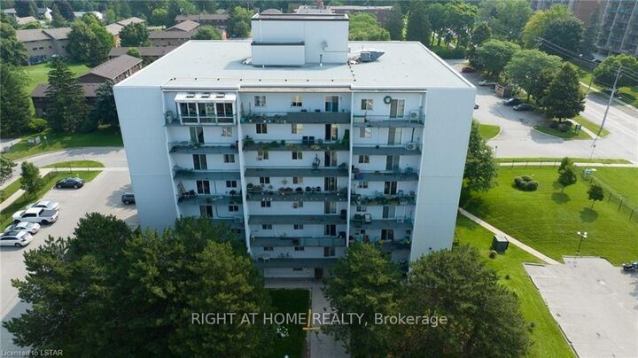 Property Photo:  986 Huron Street 801  ON N5Y 5E4 