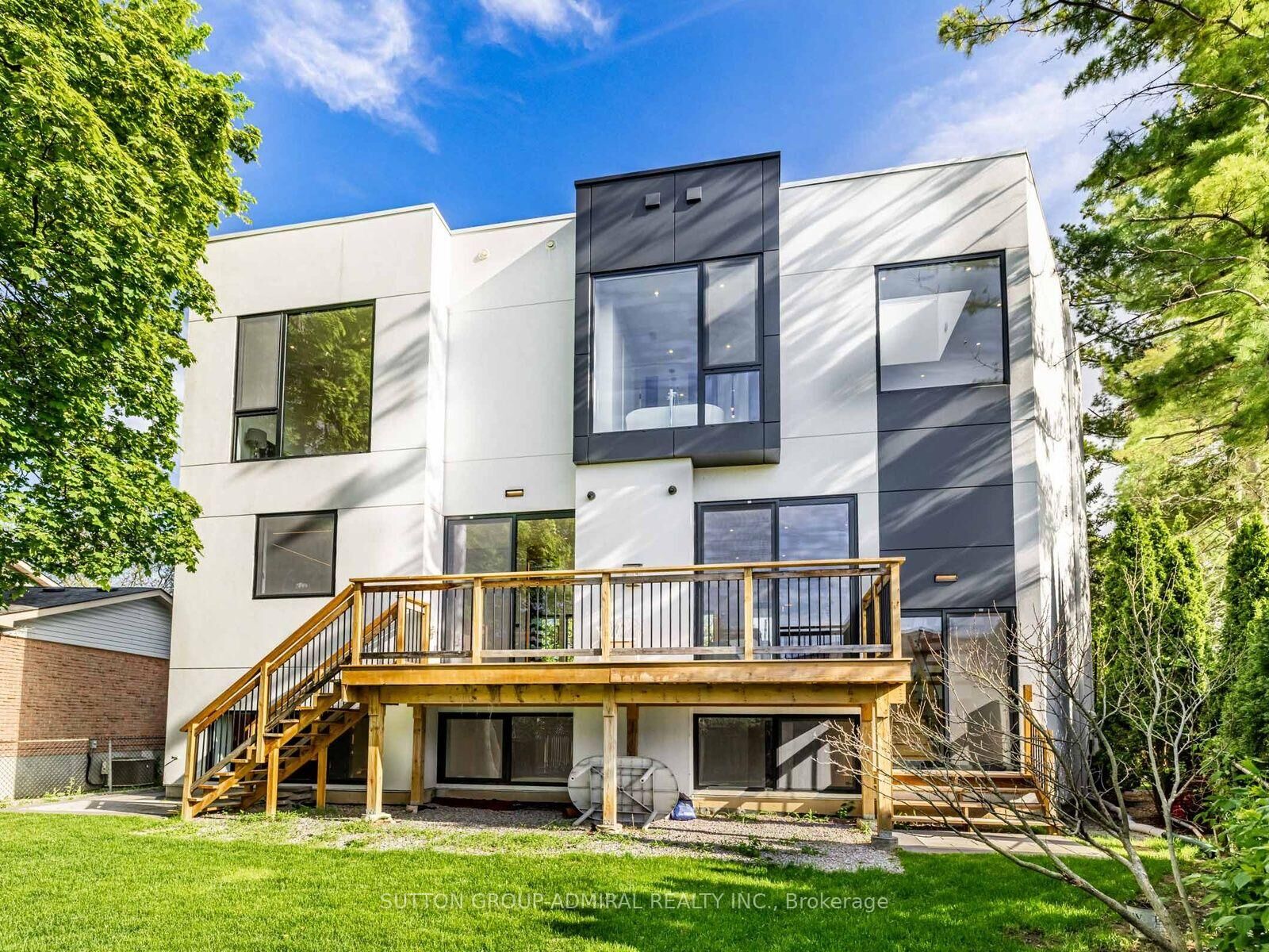 Property Photo: 16 Sanderson Crescent ON L4C 5L4
