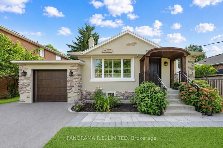 14 Agar Crescent — photo 1