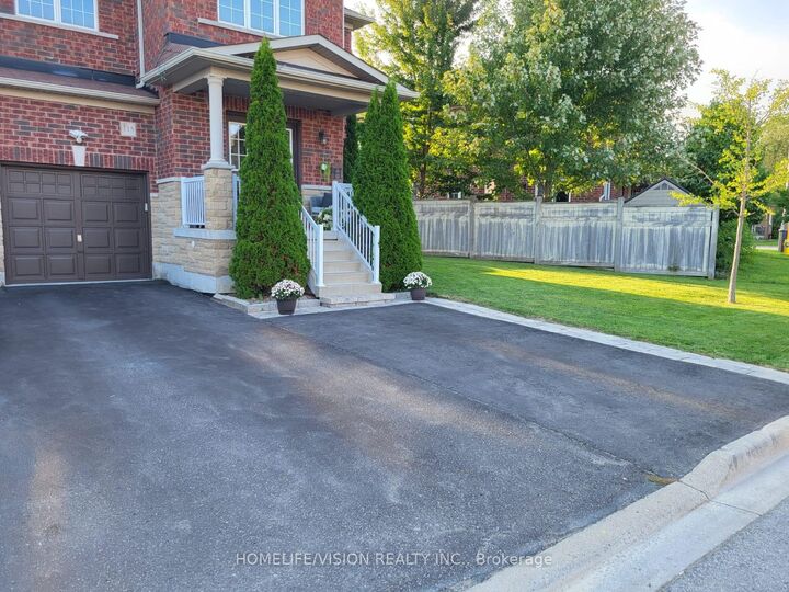 Property Photo: 115 James McCullough Road ON L4A 0Z2