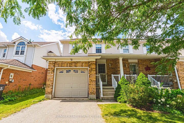 Property Photo:  24 King William Court  ON N3C 4J2 