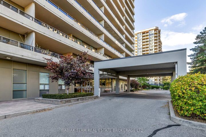 Property Photo: 50 Quebec Avenue 705 ON M6P 4B4