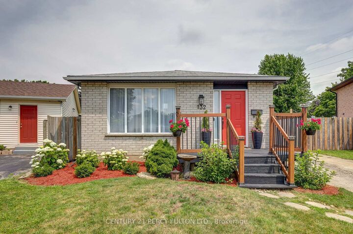 132 Sundridge Crescent — photo 1