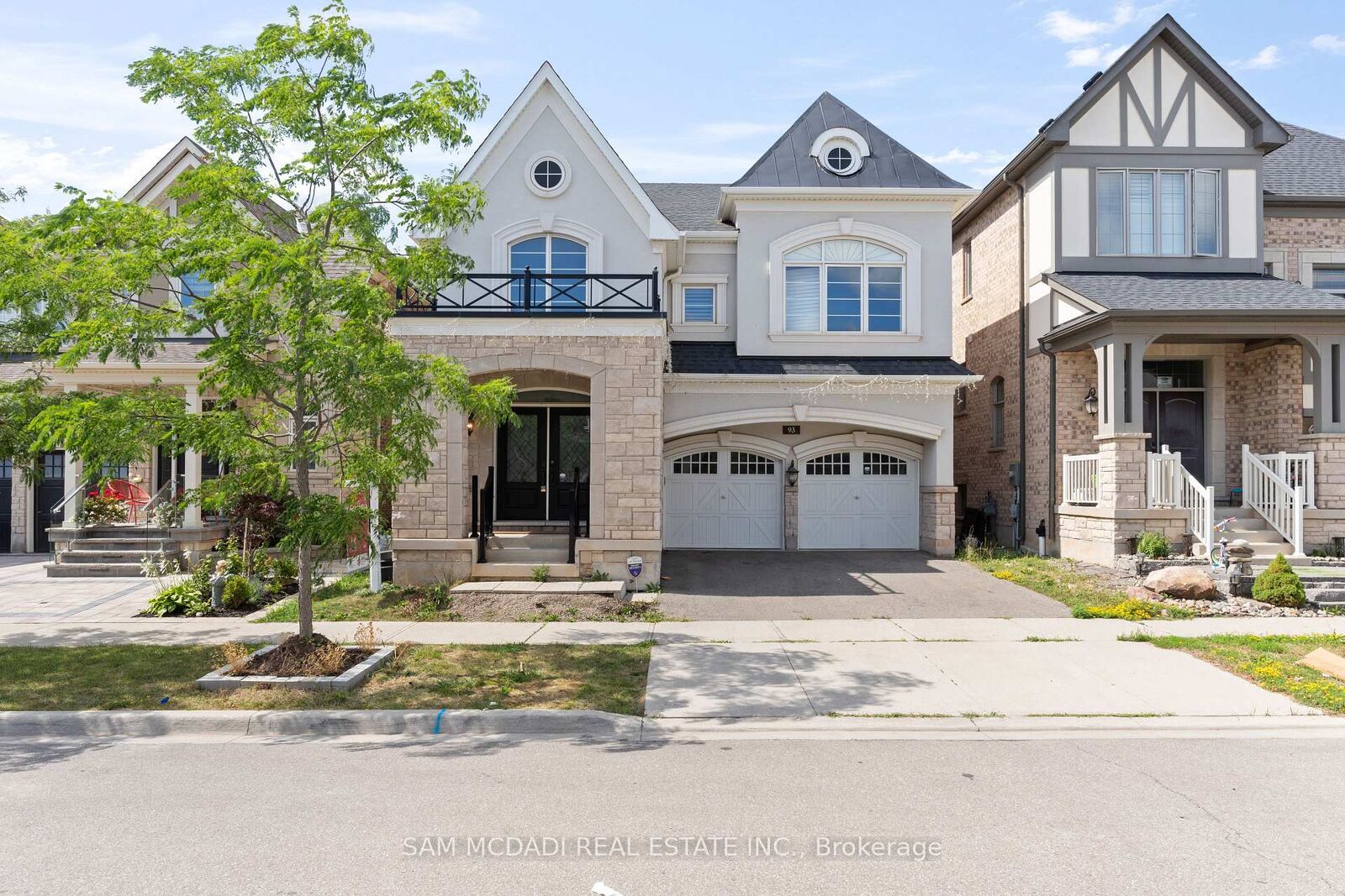 Property Photo:  93 Wheat Boom Drive  ON L6H 0M9 