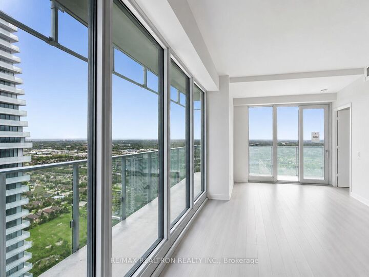 Property Photo:  3900 Confederation Parkway 3504  ON L5B 0M3 