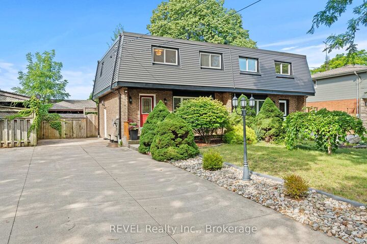 Property Photo:  28 Black Knight Road  ON L2N 3C1 