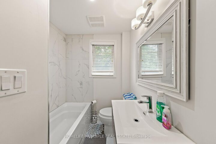 Property Photo: 420 Salem Avenue N ON M6H 3E1