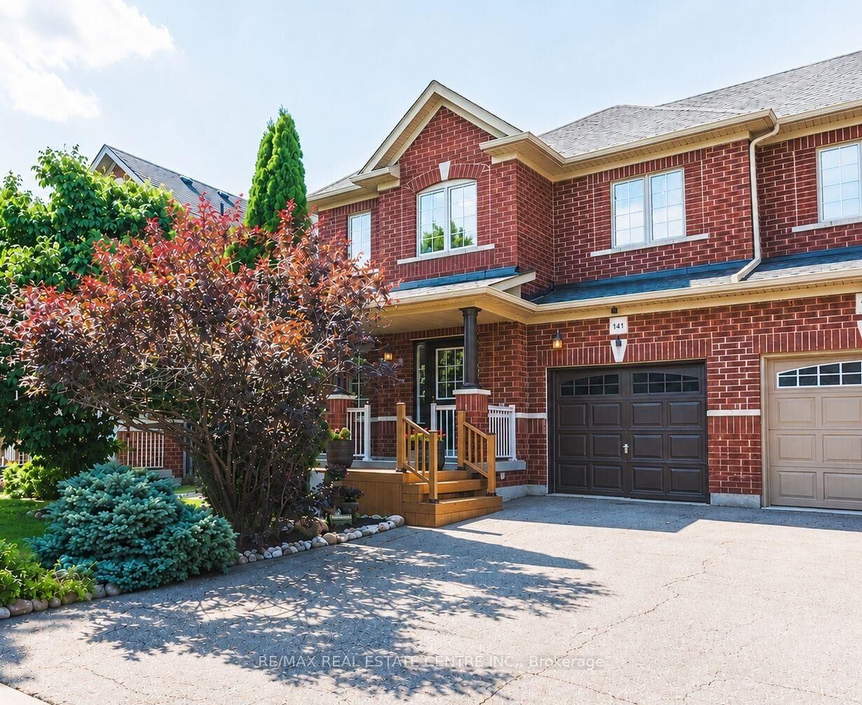Property Photo: 141 Lavery Heights ON L9T 0V4