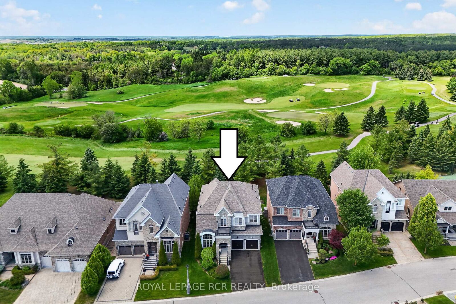 Property Photo: 19 Emerald Heights Drive ON L4A 0C8