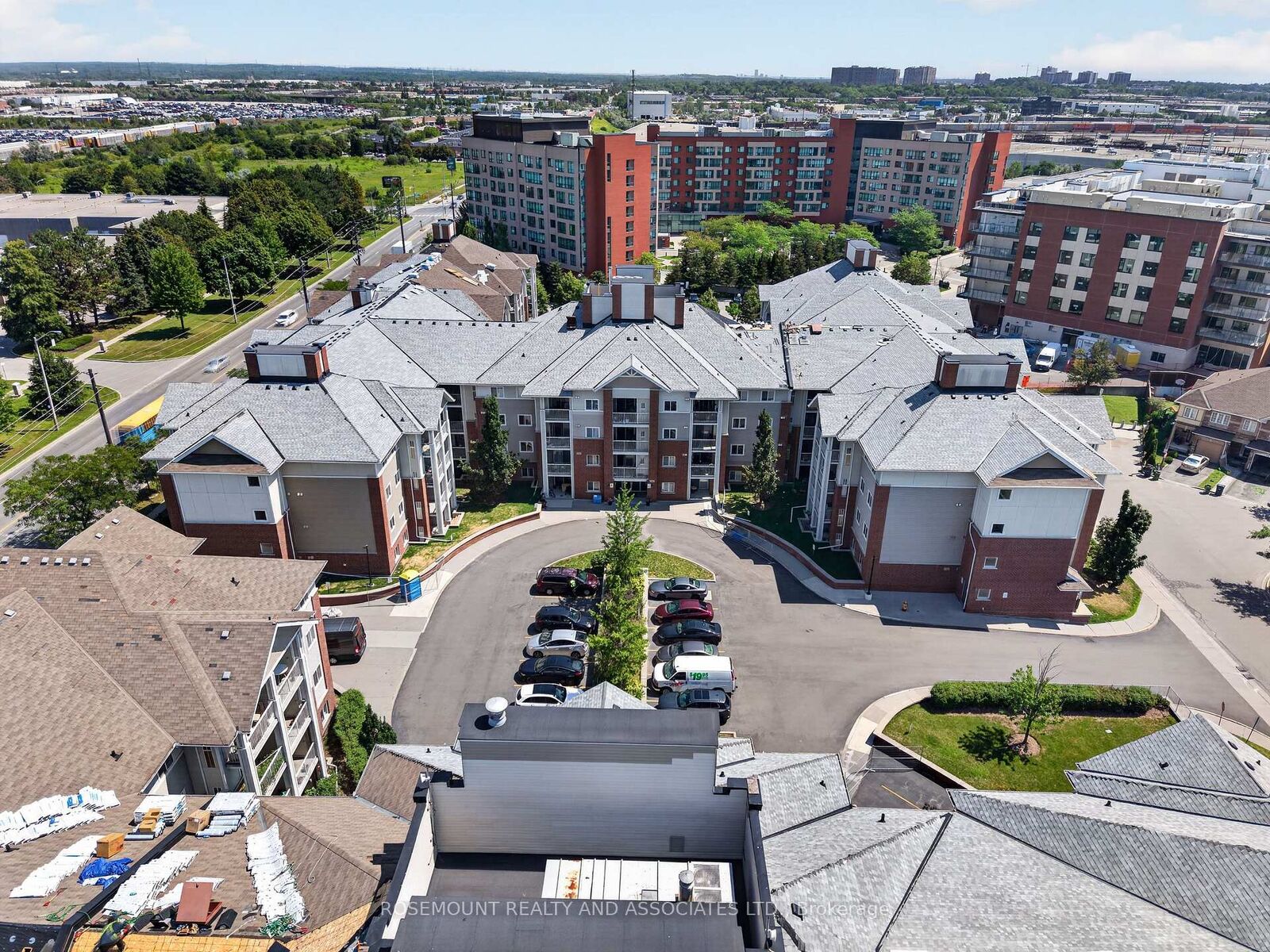 Property Photo: 5225 Finch Avenue E 202 ON M1S 5W8