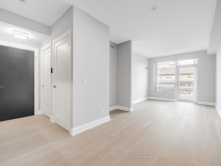 Property Photo: 5 Sheppard Avenue E 2121 ON M2N 2Z8