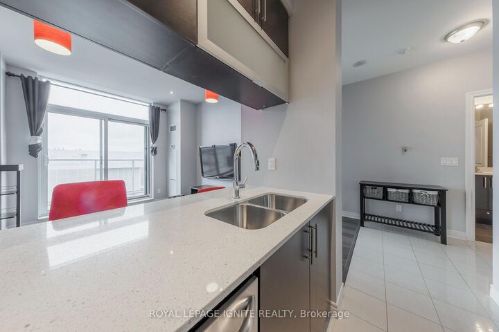 Property Photo:  50 Town Centre Court Ph04  ON M1P 0A9 
