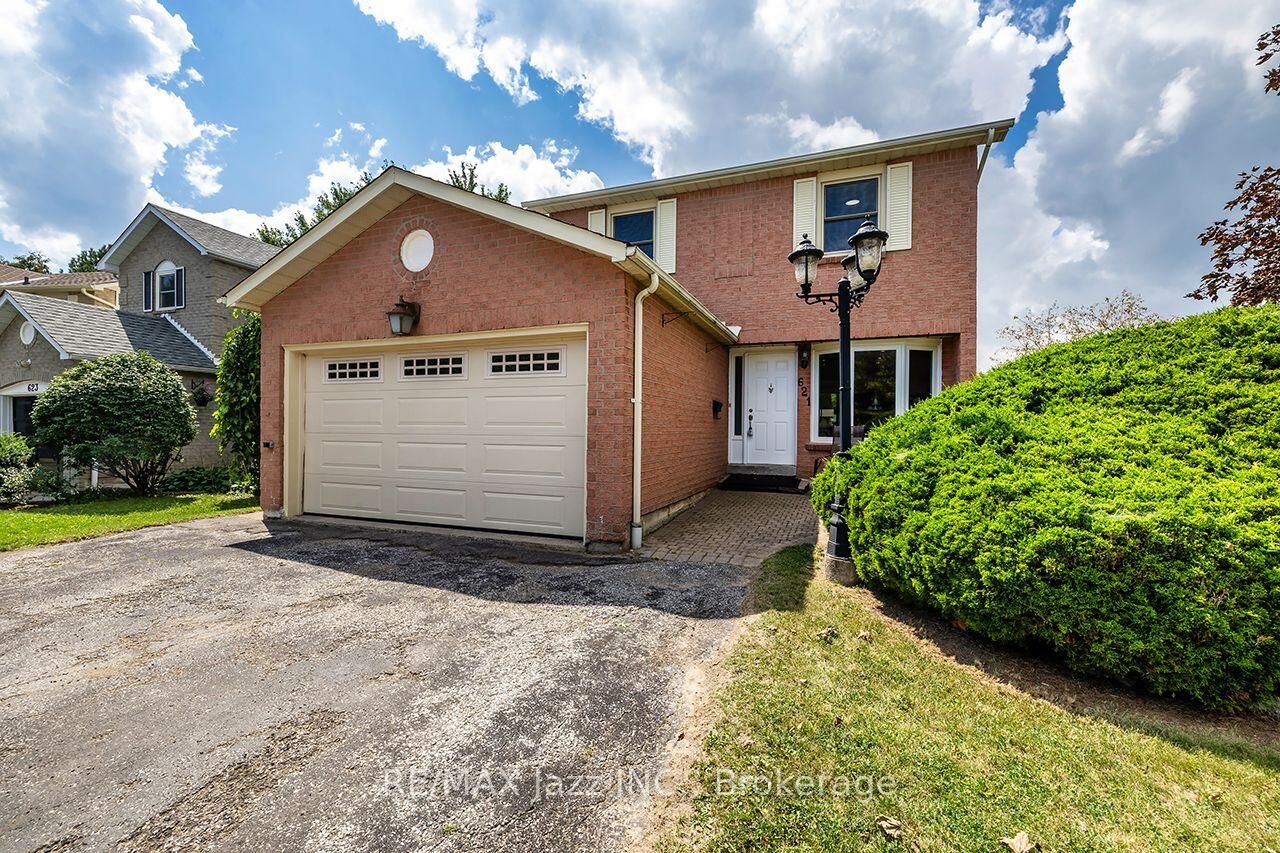 Property Photo:  621 Flavelle Court  ON L1V 3W6 