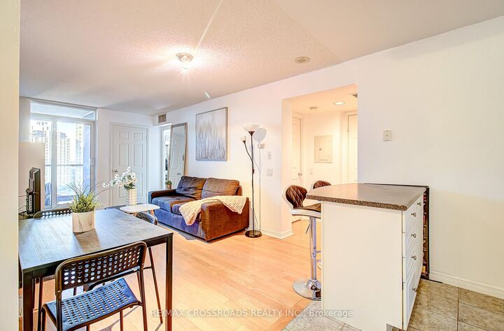 Property Photo:  30 Harrison Garden Boulevard 1512  ON M2N 7A9 