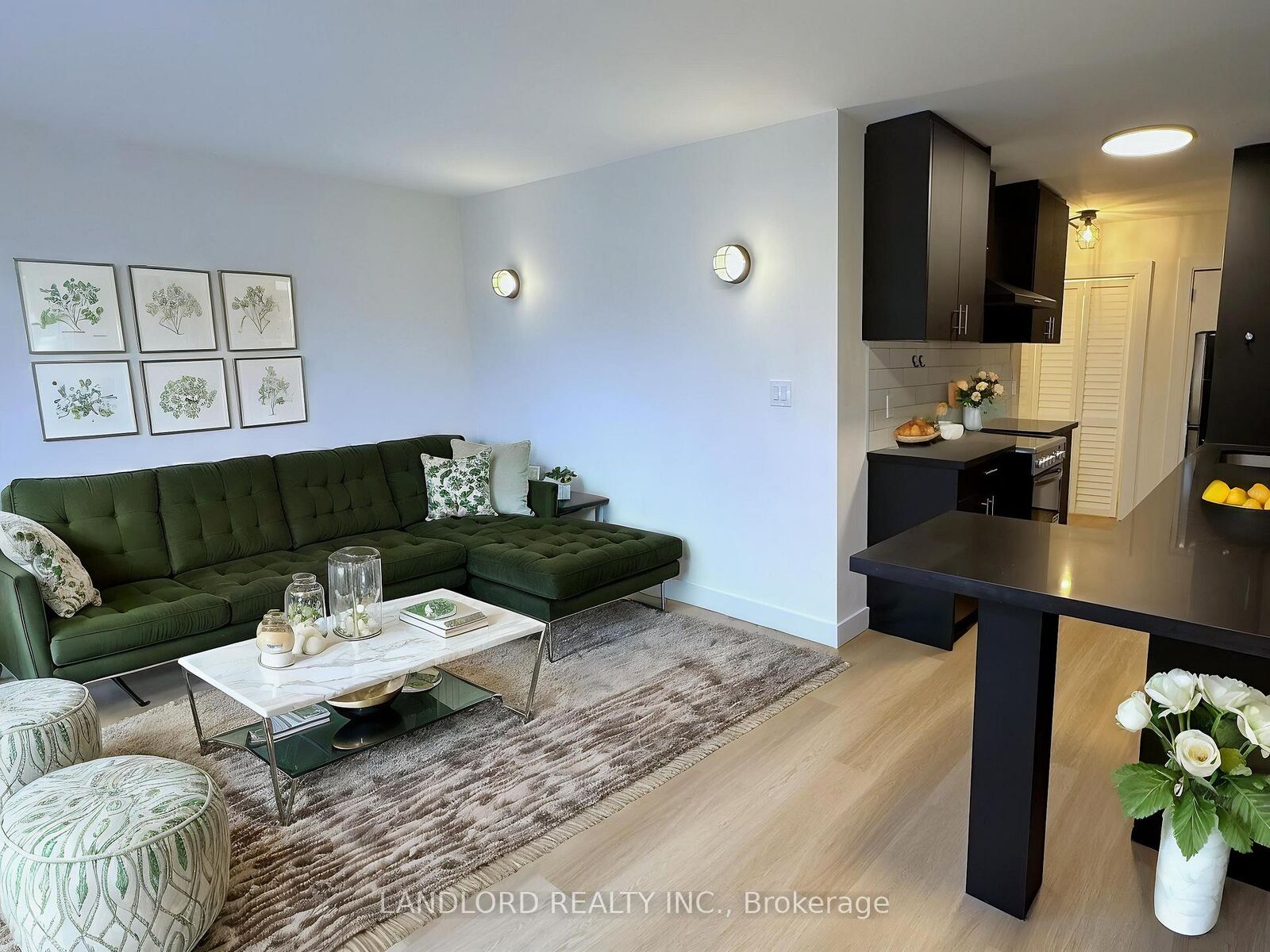 Property Photo: 420 Eglinton Avenue E 301 ON M4P 1L8