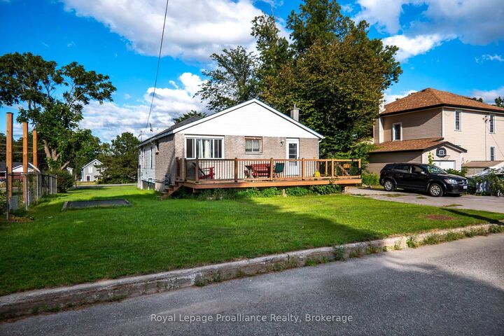 Property Photo: 10 Wooler Road ON K8V 4J5