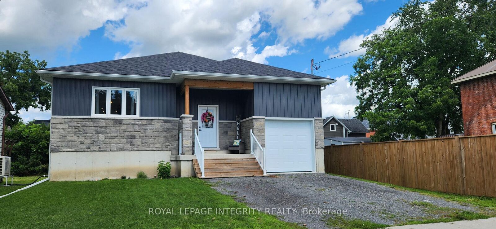 Property Photo: 6 Union Street ON K0E 1L0