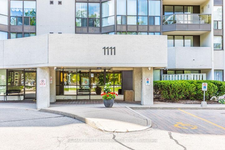 Property Photo:  1111 Bough Beeches Boulevard 501  ON L4W 4N1 
