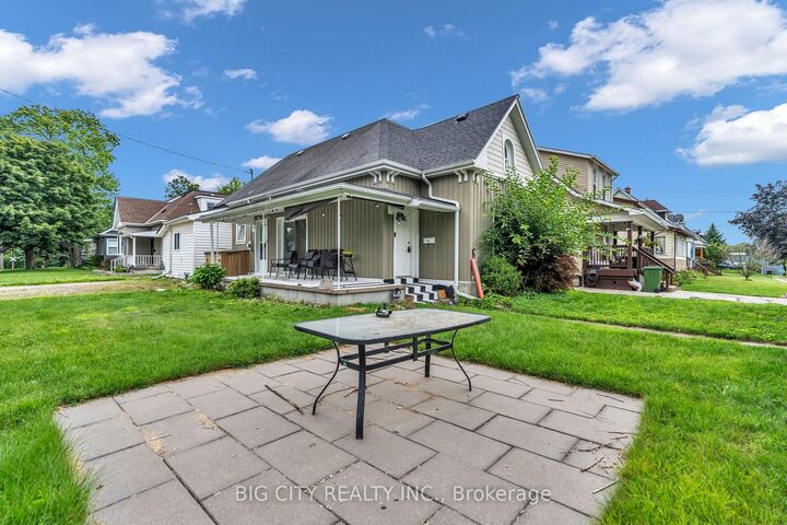 Property Photo:  16 East Avenue  ON N5R 3T1 