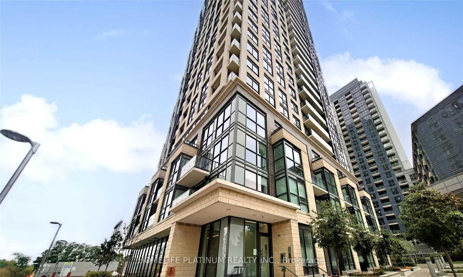 Property Photo:  20 Thomas Riley Road W 2407  ON M9B 1B3 