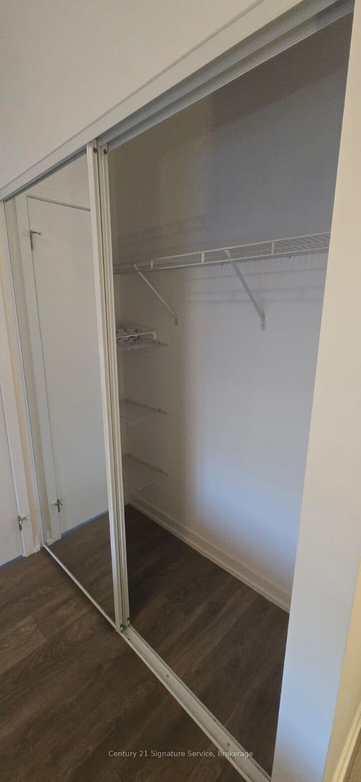 Property Photo:  2520 Eglinton Avenue W 307  ON L5M 0Y2 