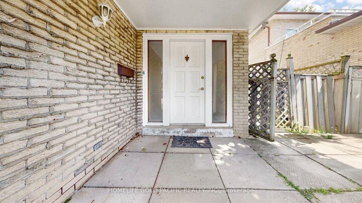 Property Photo: 17 Chipwood Crescent ON M2J 3X6