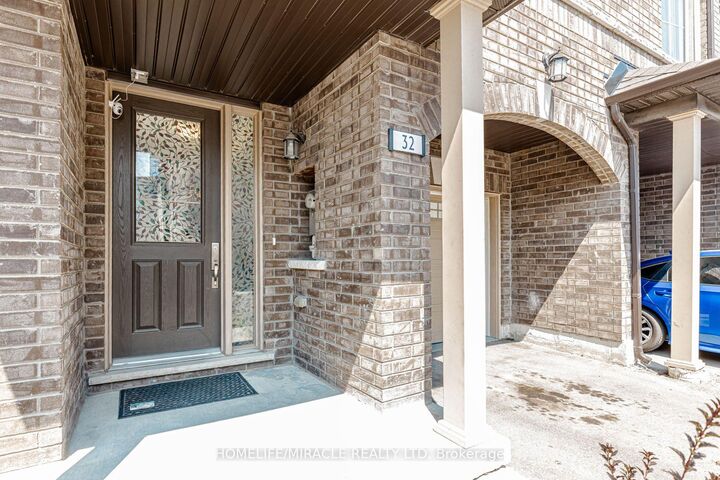 Property Photo:  32 Arcola Street  ON L6P 4N7 