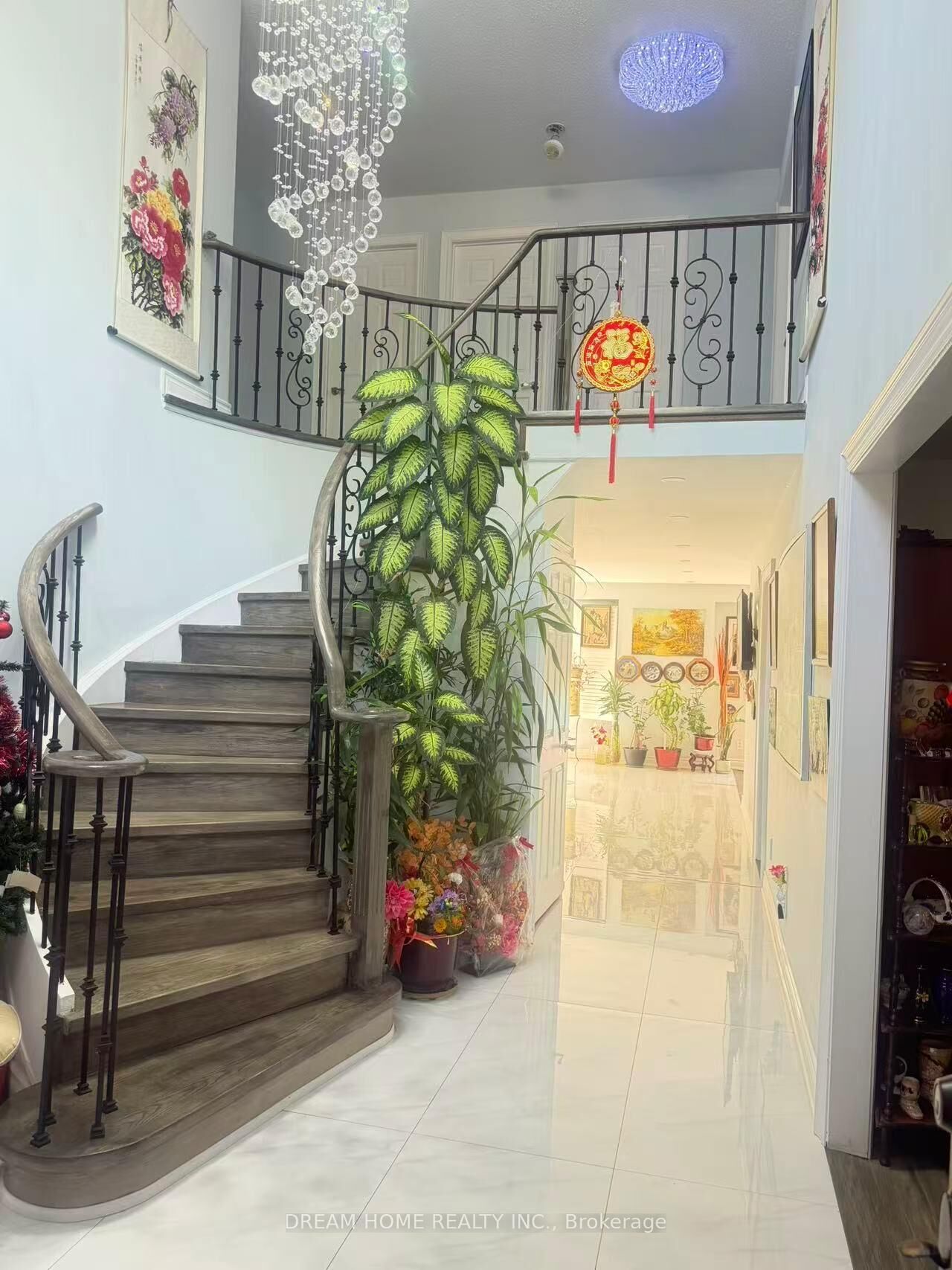Property Photo:  