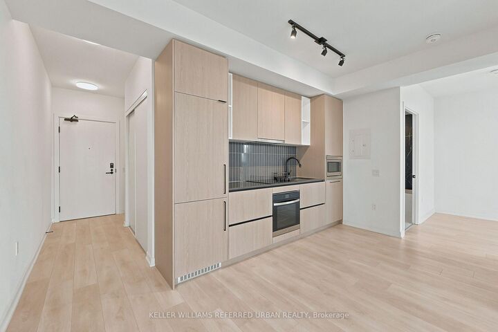 Property Photo:  1285 Dupont Street 1805  ON M6H 0E3 