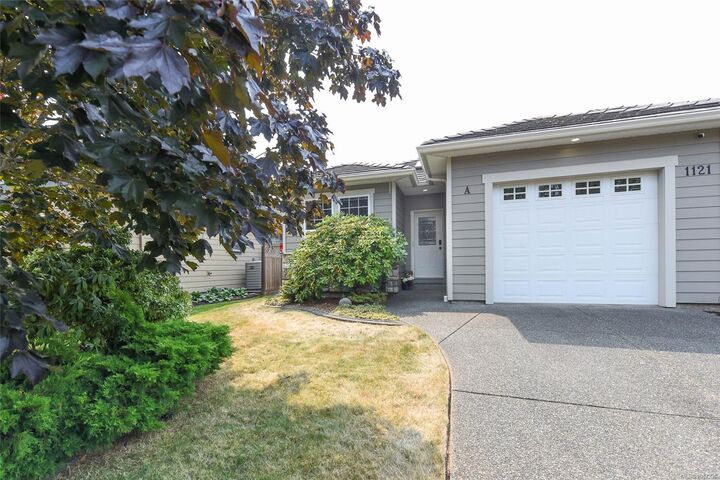 Property Photo: 1121 Monarch Dr #A BC V9N 9X2