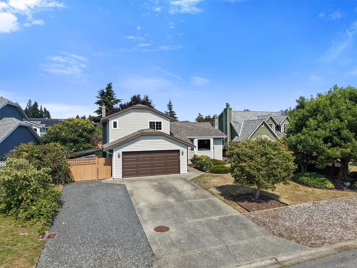Property Photo: 3137 Antrobus Cres BC V9B 5M8