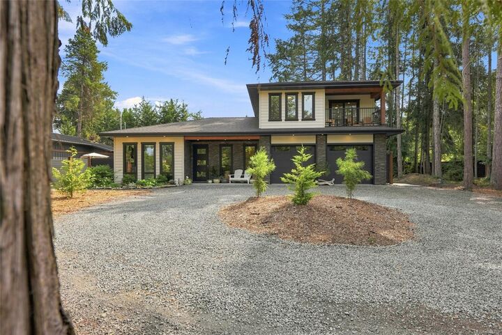 935 Meadowlark Pl — photo 1