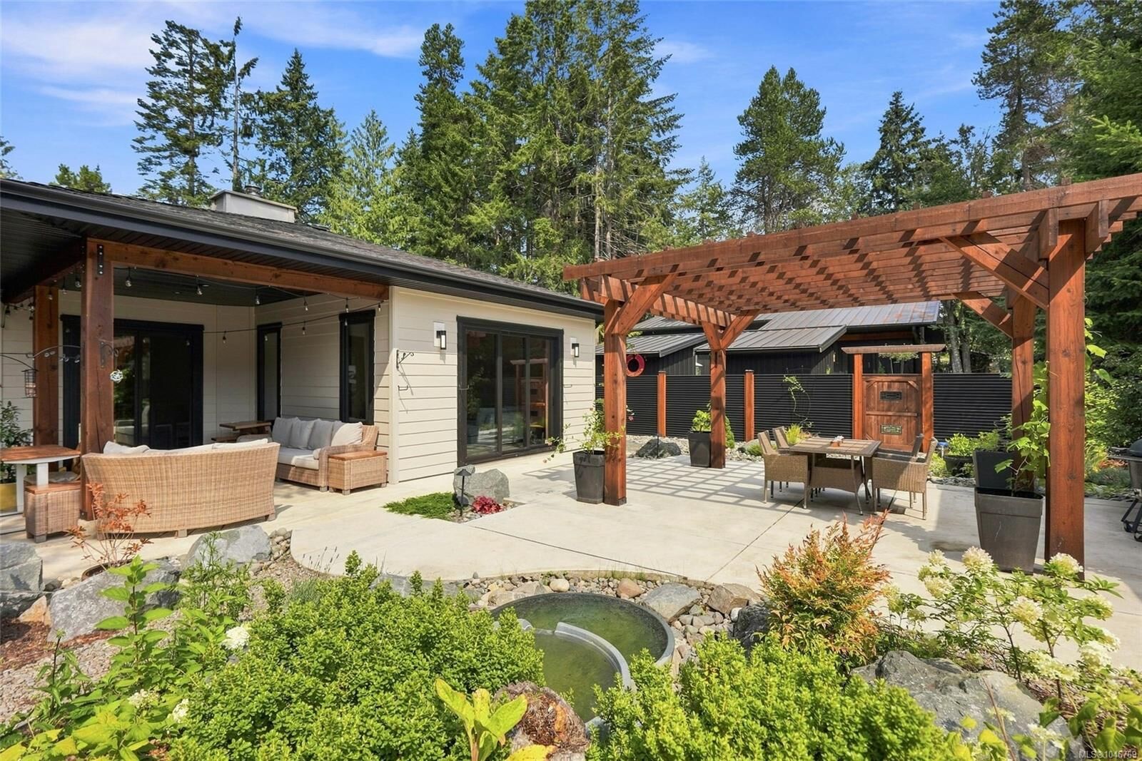 Property Photo:  935 Meadowlark Pl  BC V9K 1M6 