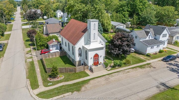 203 McIntyre Street — photo 1