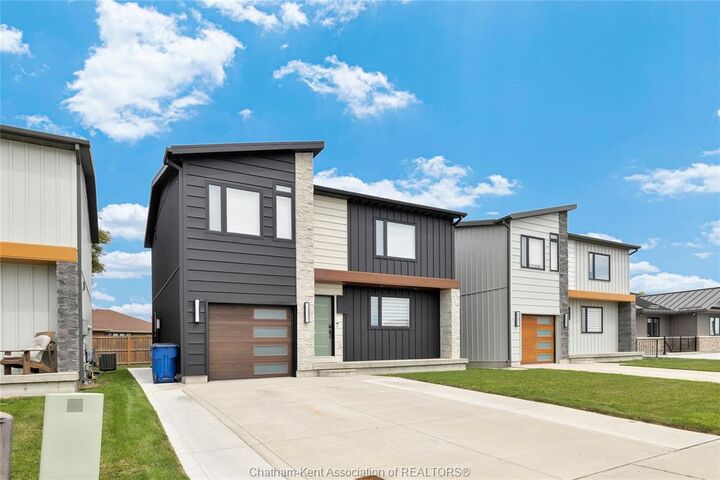 Property Photo: 71 Churchill Park Road ON N7M 0R8