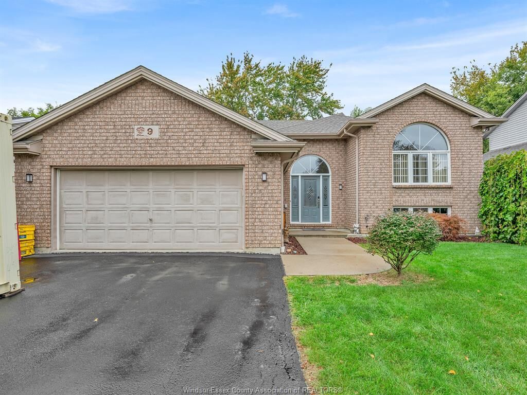 Property Photo:  9 Lyle Street  ON N0R 1B0 