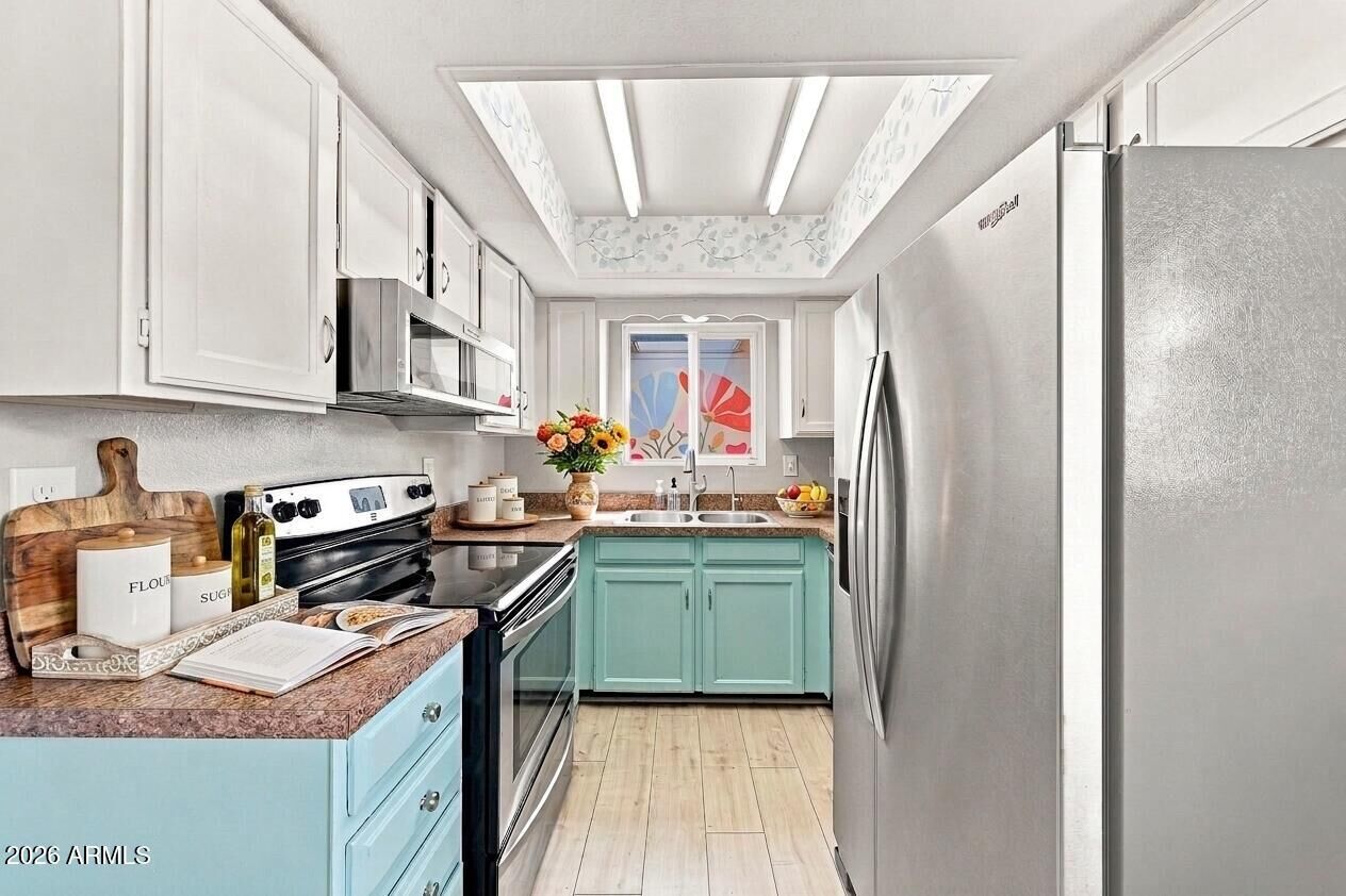 Property Photo:  410 W Laguna Drive  AZ 85282 